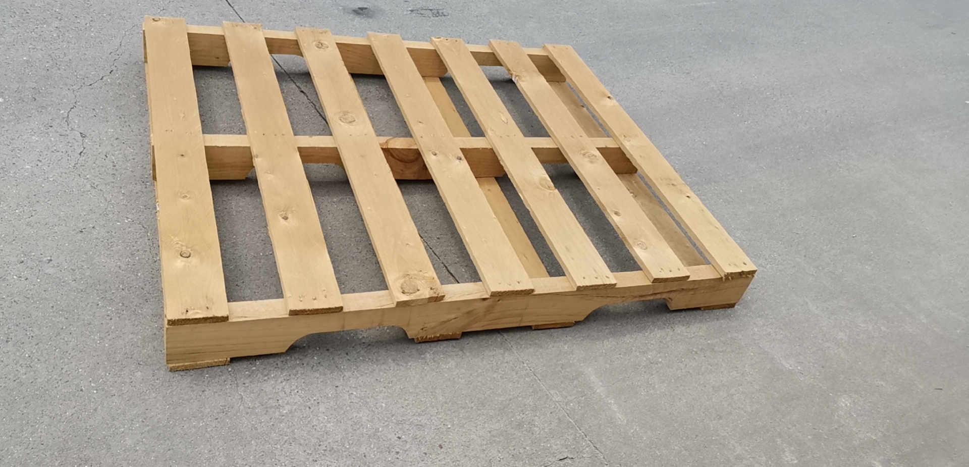 丰润根据材质选择木托盘